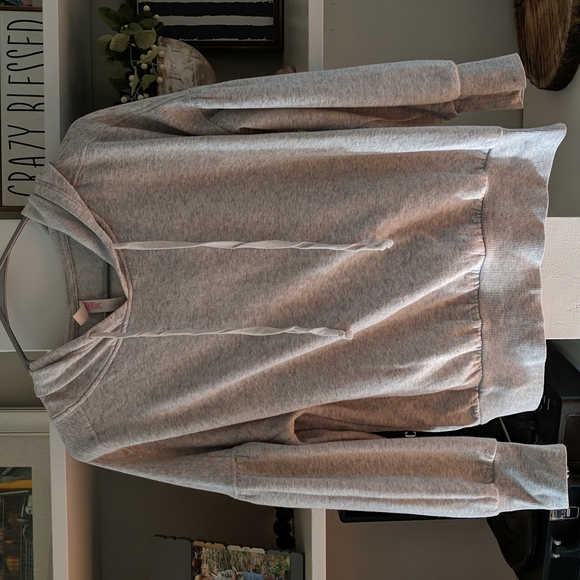 Xhilaration Tops - Gray Puffy Sweatshirt